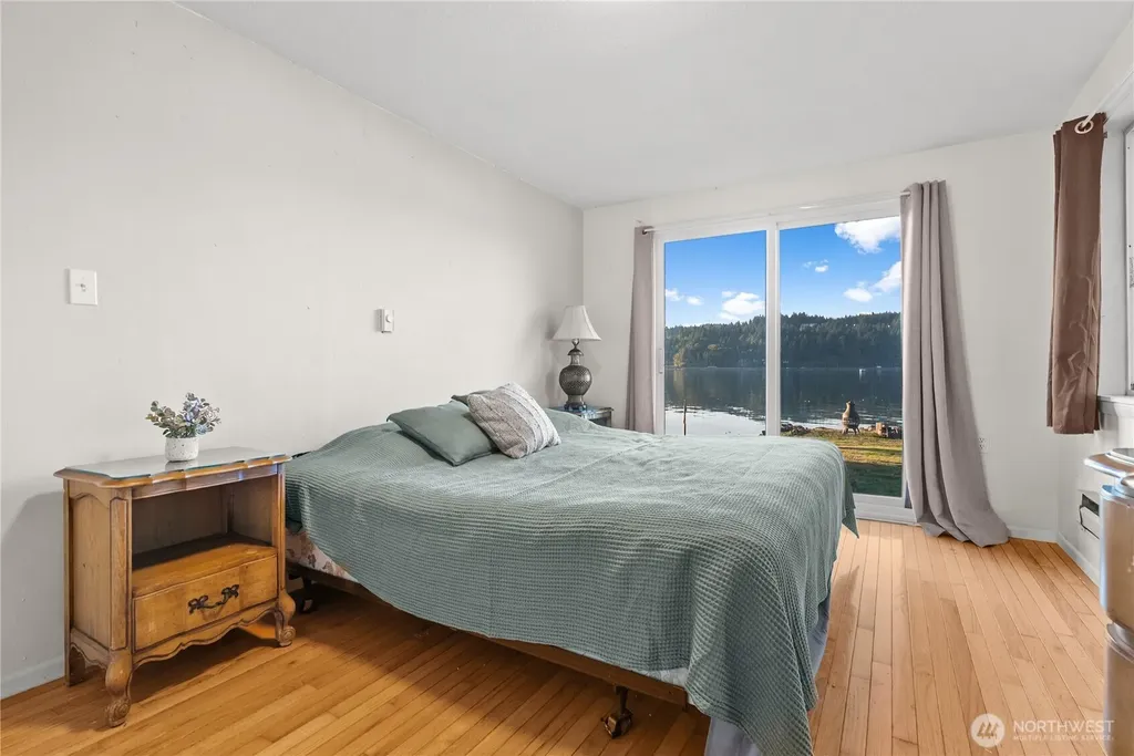 1885 SW Bay Street Port Orchard WA 98366