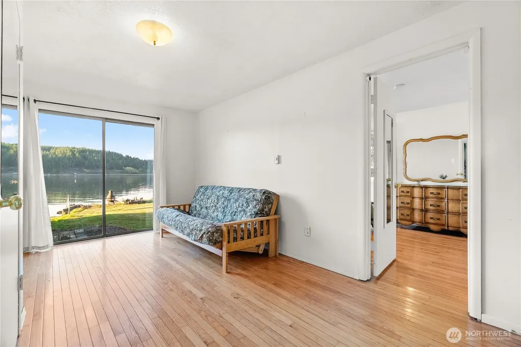 1885 SW Bay Street Port Orchard WA 98366