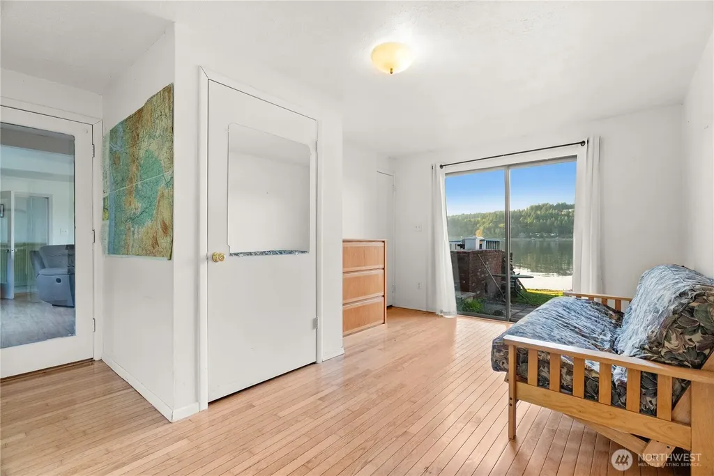 1885 SW Bay Street Port Orchard WA 98366