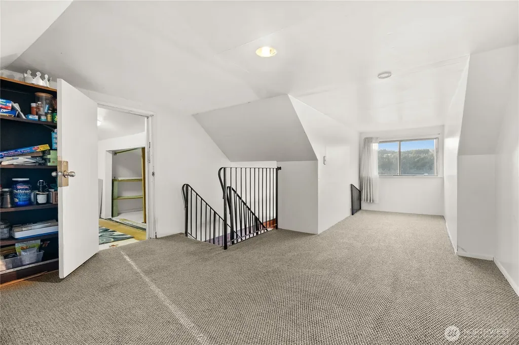 1885 SW Bay Street Port Orchard WA 98366