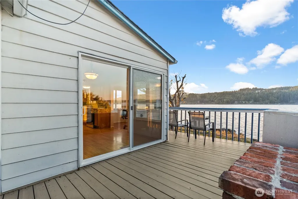 1885 SW Bay Street Port Orchard WA 98366