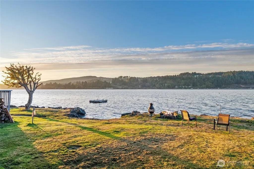 1885 SW Bay Street Port Orchard WA 98366