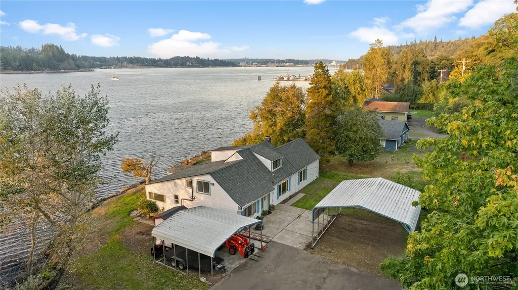 1885 SW Bay Street Port Orchard WA 98366