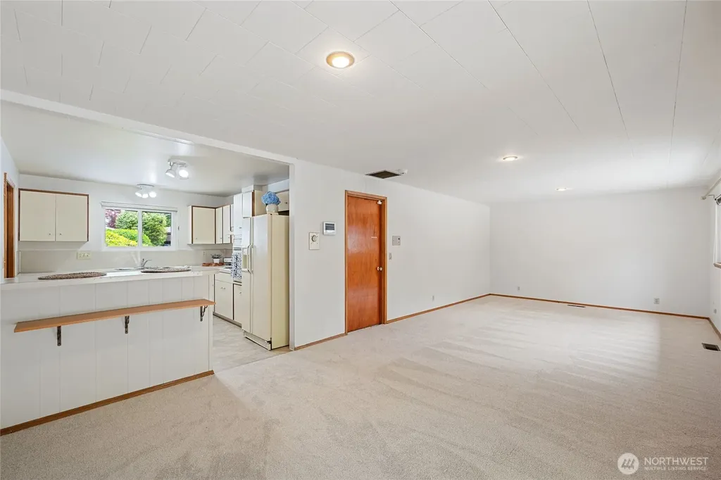 15821 14th Avenue SW Burien WA 98166