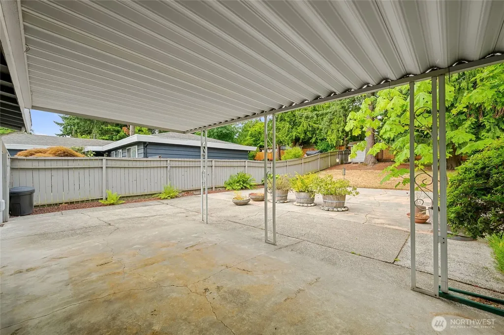15821 14th Avenue SW Burien WA 98166