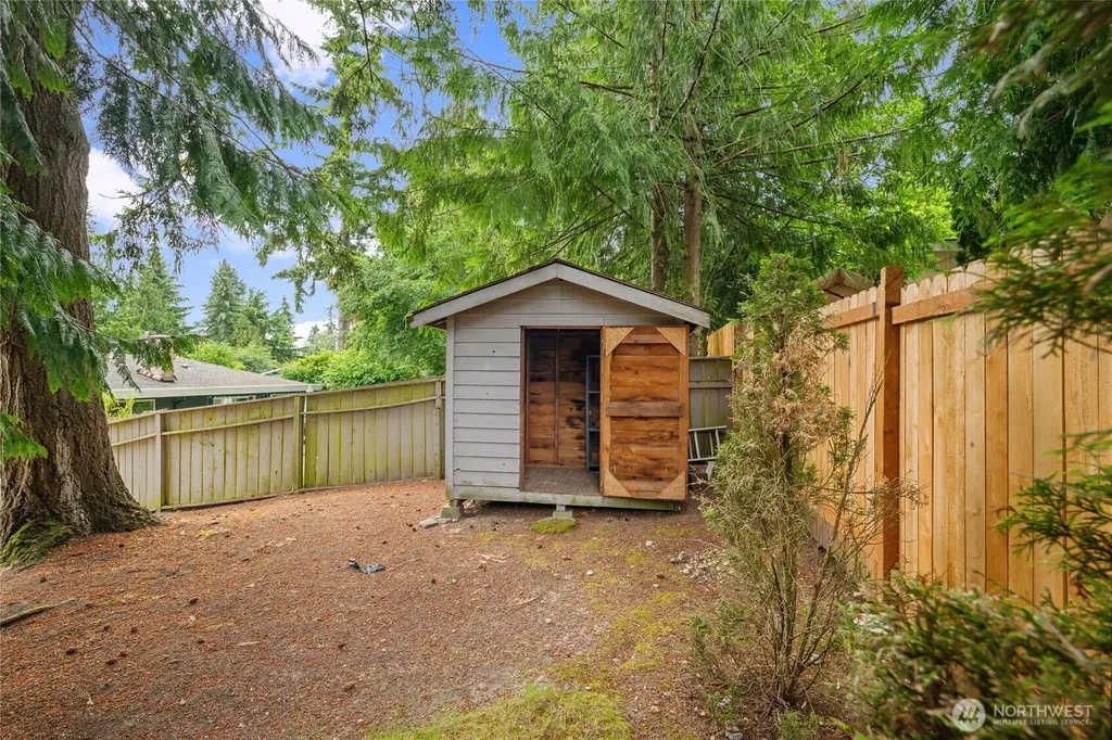15821 14th Avenue SW Burien WA 98166