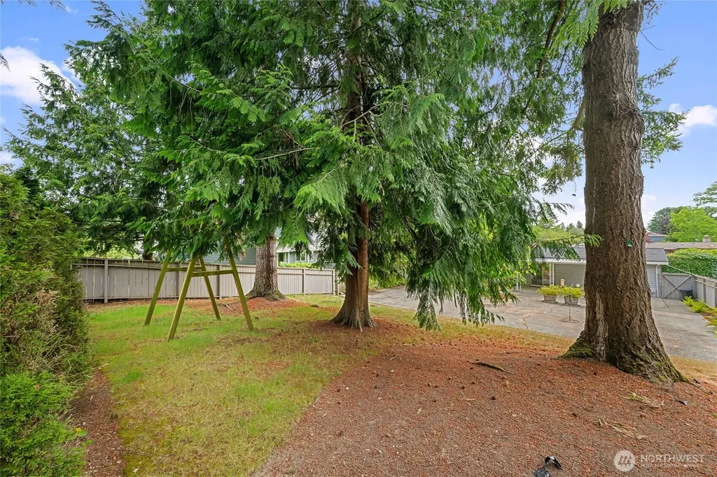 15821 14th Avenue SW Burien WA 98166
