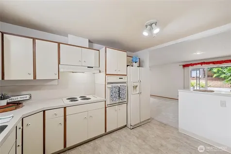 15821 14th Avenue SW Burien WA 98166