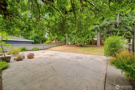 15821 14th Avenue SW Burien WA 98166