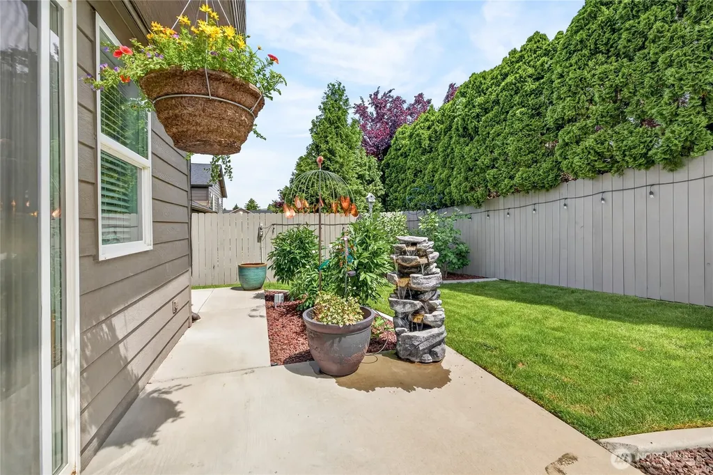 1453 Copper Loop East Wenatchee WA 98802