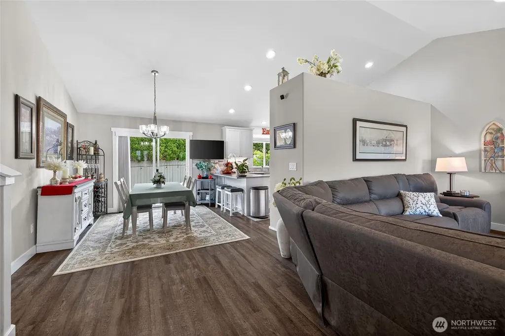 1453 Copper Loop East Wenatchee WA 98802