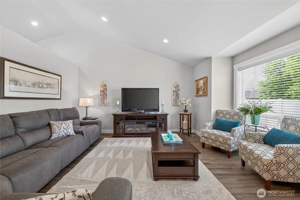 1453 Copper Loop East Wenatchee WA 98802