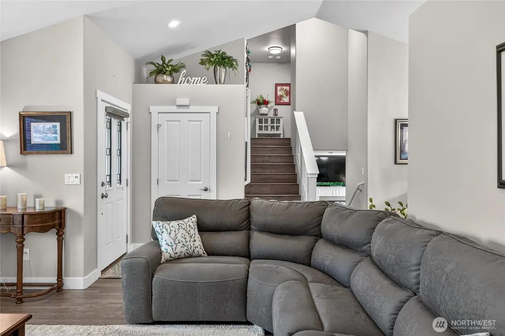 1453 Copper Loop East Wenatchee WA 98802