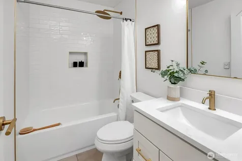 560 NE Alder Street Issaquah WA 98027