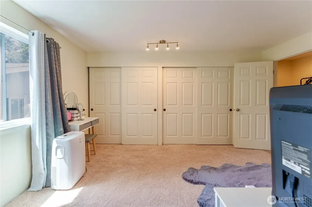 907 N 163rd Street Shoreline WA 98133