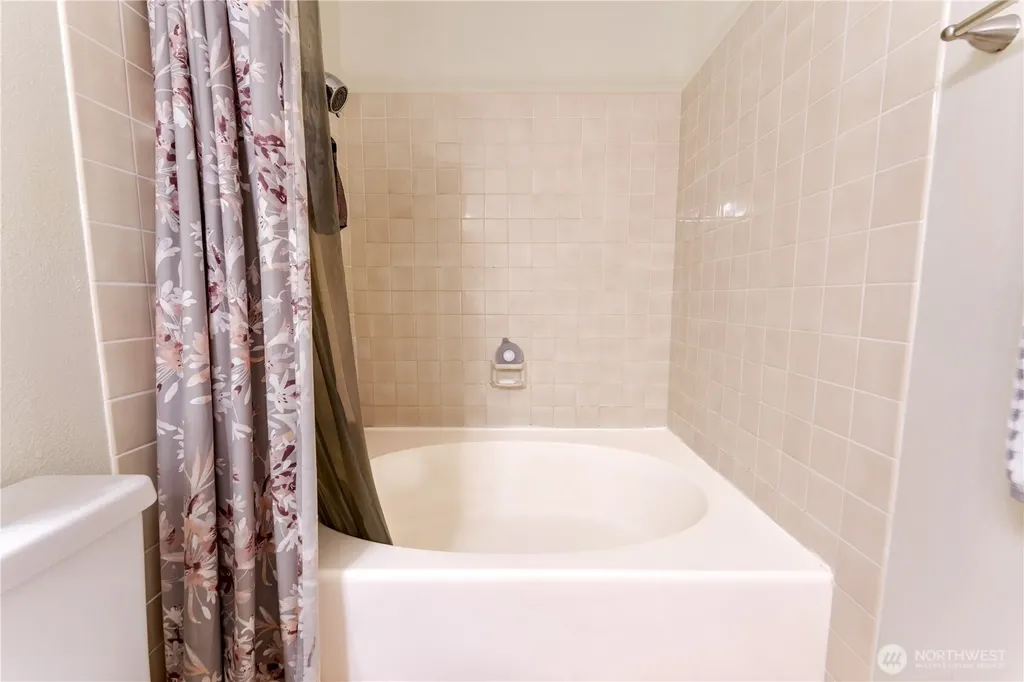 907 N 163rd Street Shoreline WA 98133