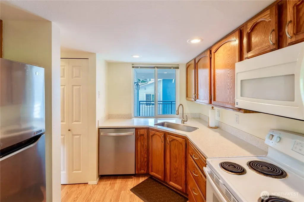 907 N 163rd Street Shoreline WA 98133