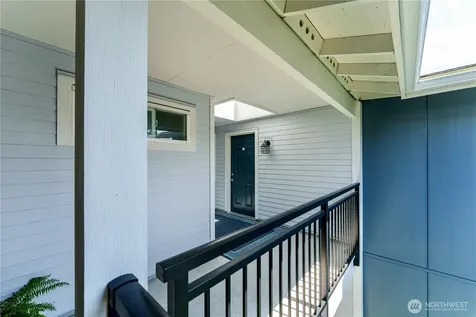 907 N 163rd Street Shoreline WA 98133