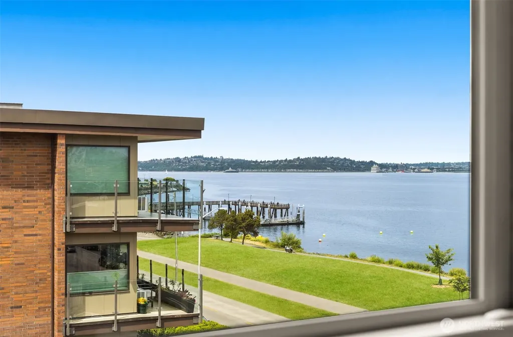 1737 Harbor Avenue SW Seattle WA 98126