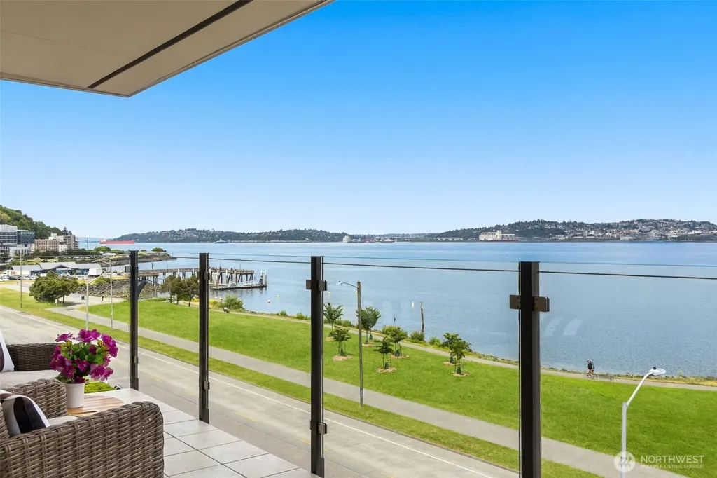 1737 Harbor Avenue SW Seattle WA 98126