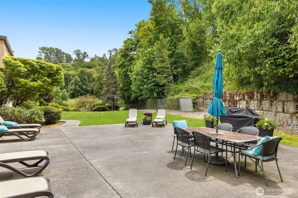 1737 Harbor Avenue SW Seattle WA 98126