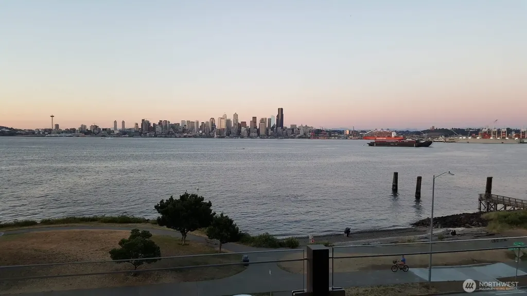 1737 Harbor Avenue SW Seattle WA 98126
