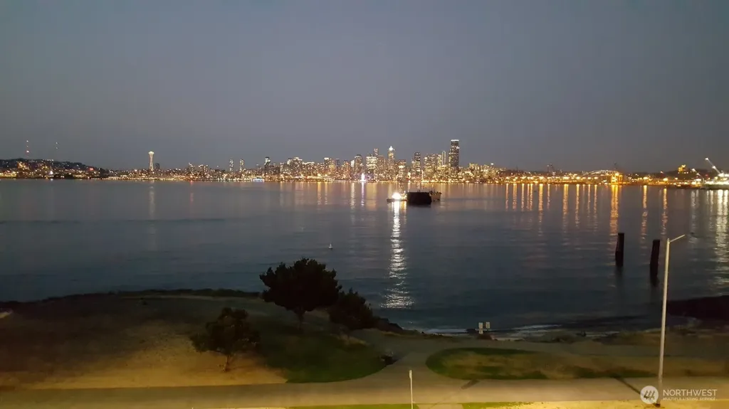 1737 Harbor Avenue SW Seattle WA 98126