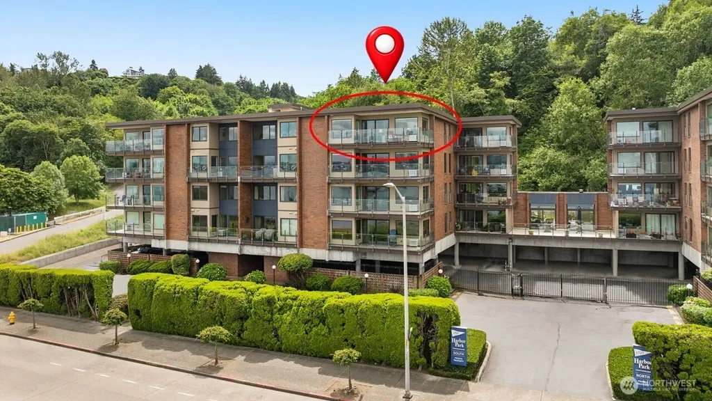 1737 Harbor Avenue SW Seattle WA 98126