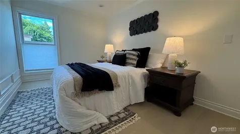 1737 Harbor Avenue SW Seattle WA 98126
