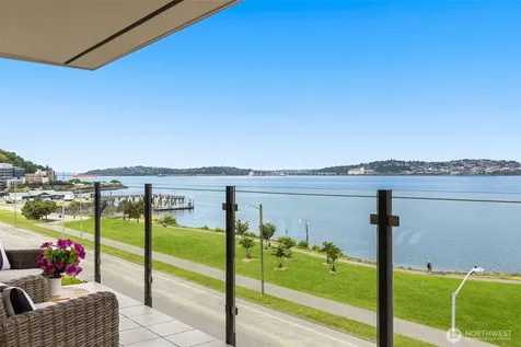 1737 Harbor Avenue SW Seattle WA 98126