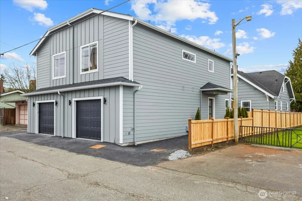 2217 Hoyt Avenue Everett WA 98201