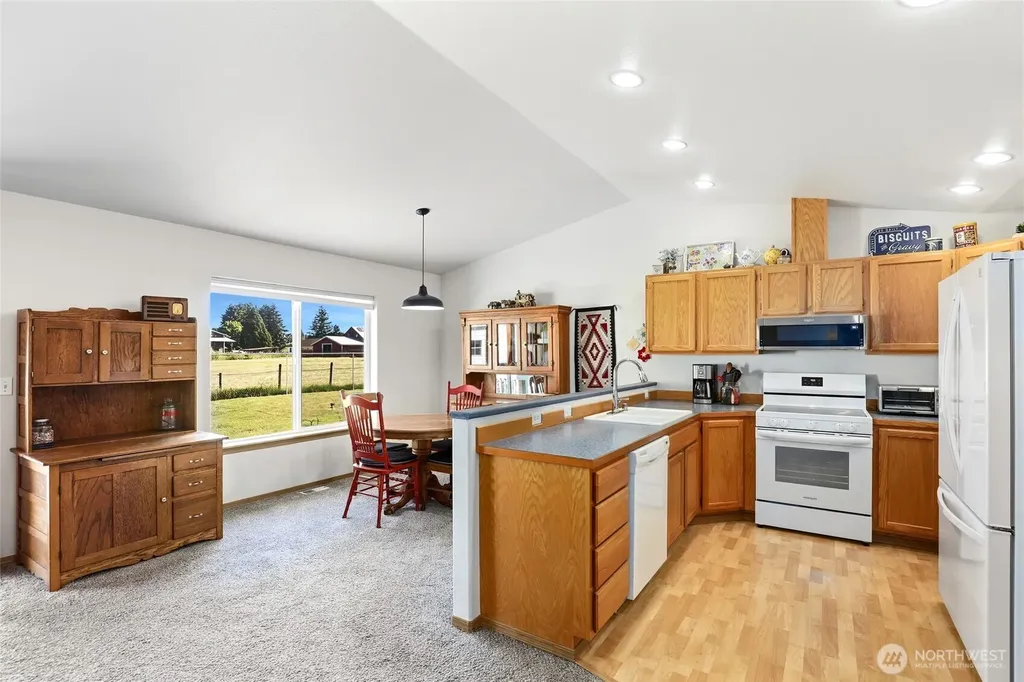 8008 188th Avenue SW Rochester WA 98579