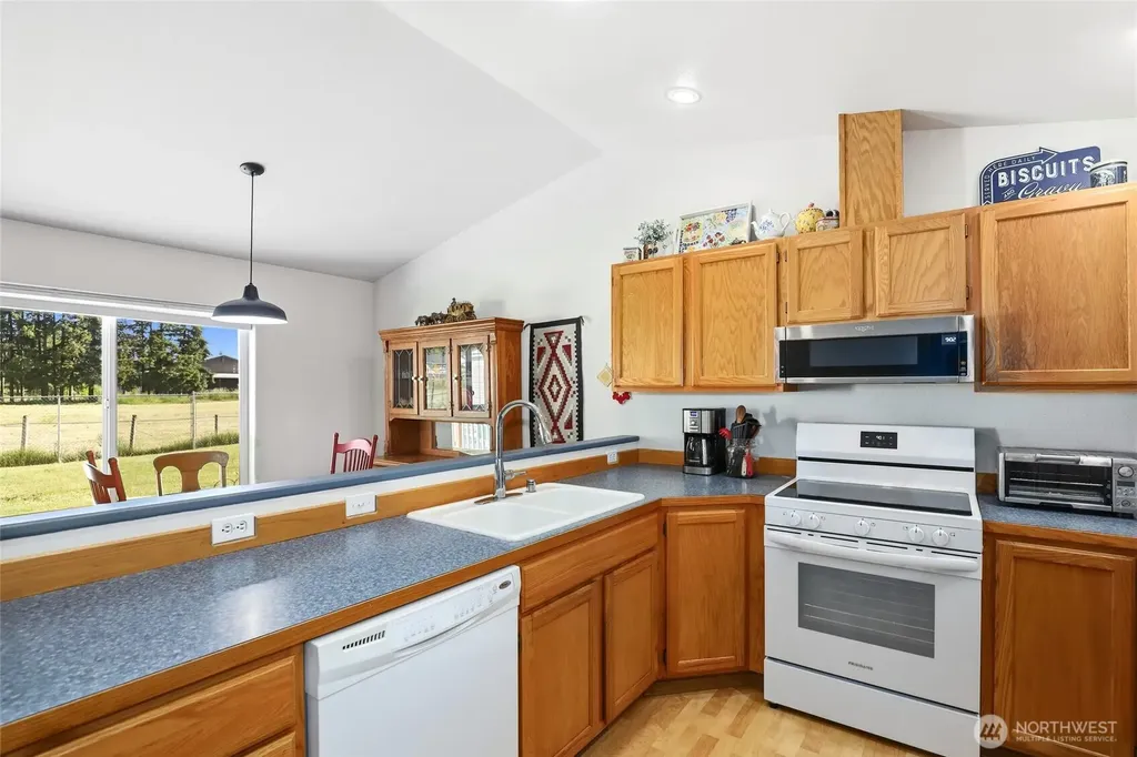 8008 188th Avenue SW Rochester WA 98579