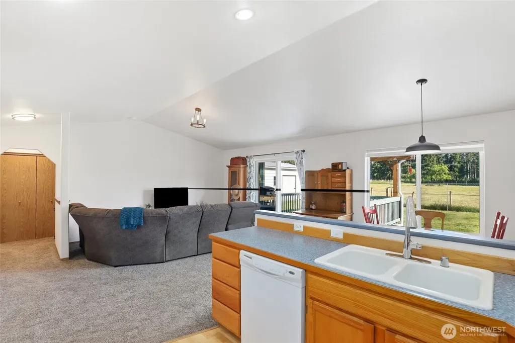 8008 188th Avenue SW Rochester WA 98579