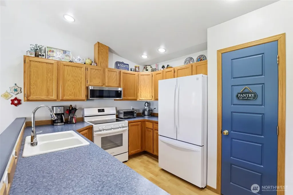 8008 188th Avenue SW Rochester WA 98579