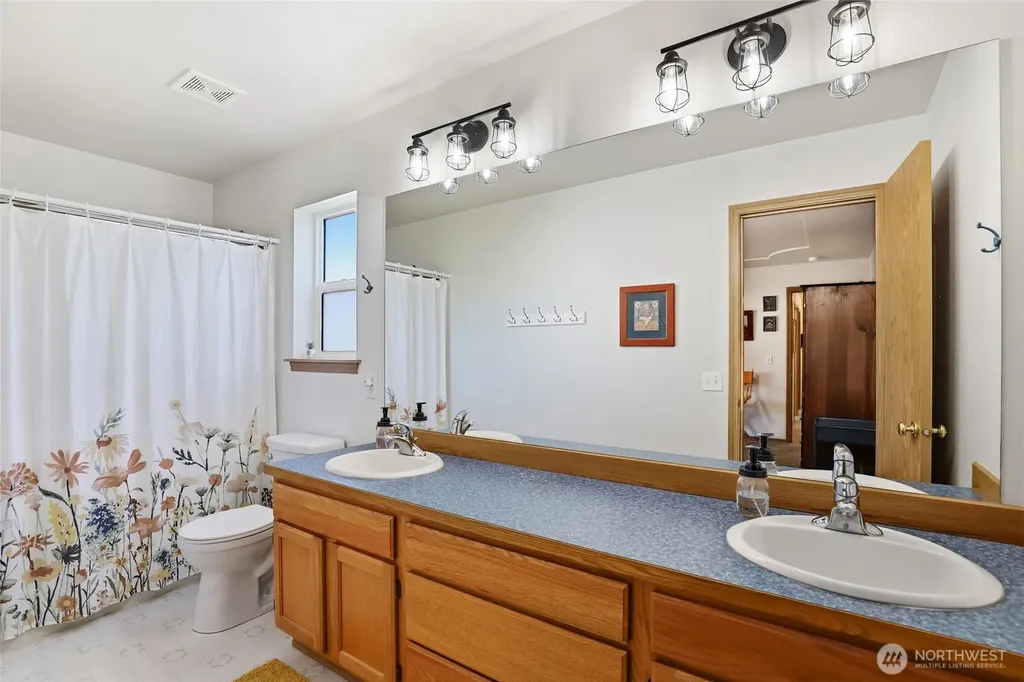 8008 188th Avenue SW Rochester WA 98579