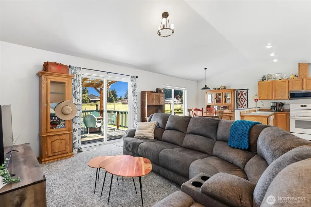 8008 188th Avenue SW Rochester WA 98579