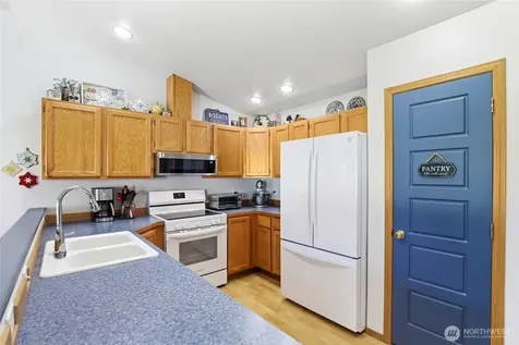 8008 188th Avenue SW Rochester WA 98579