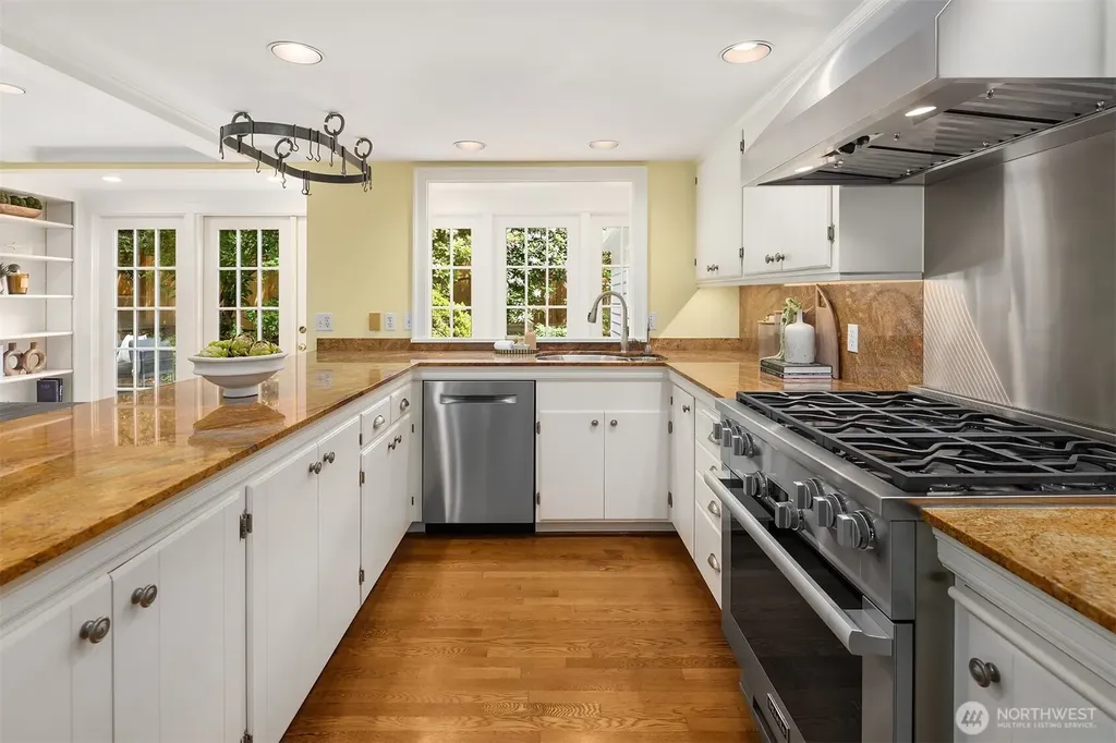 8914 SE 56th Street Mercer Island WA 98040