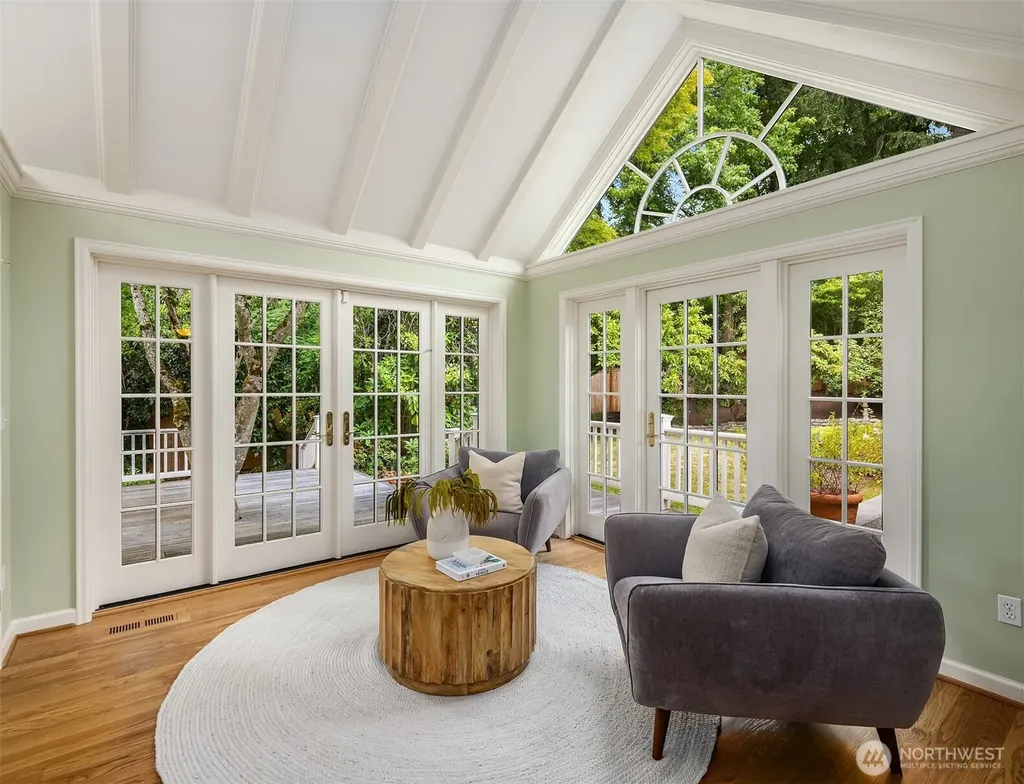 8914 SE 56th Street Mercer Island WA 98040