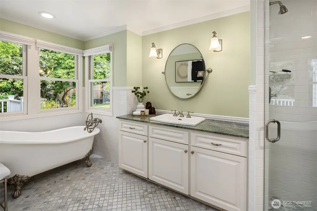 8914 SE 56th Street Mercer Island WA 98040