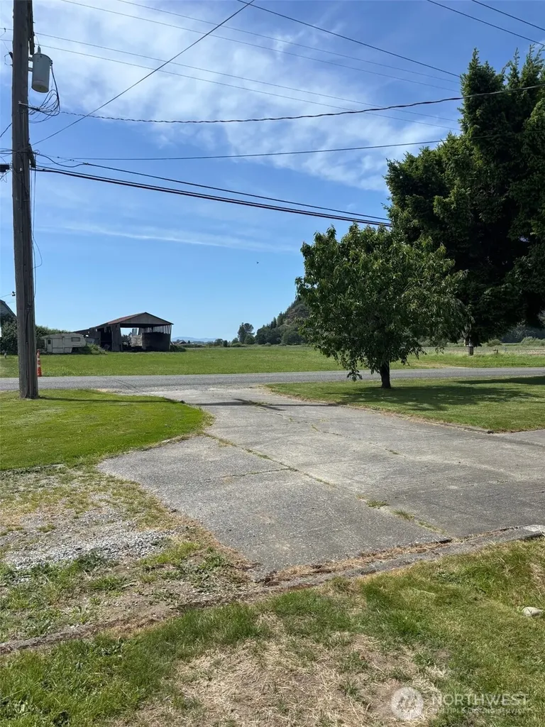 10563 District Line Road Burlington WA 98233
