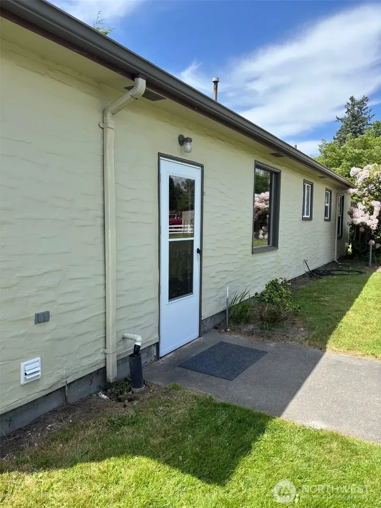10563 District Line Road Burlington WA 98233