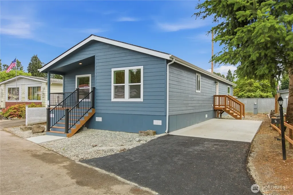 1510 Maple Lane Kent WA 98030