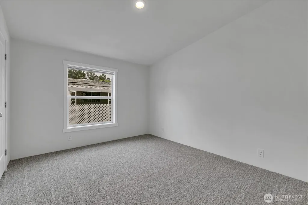 1510 Maple Lane Kent WA 98030
