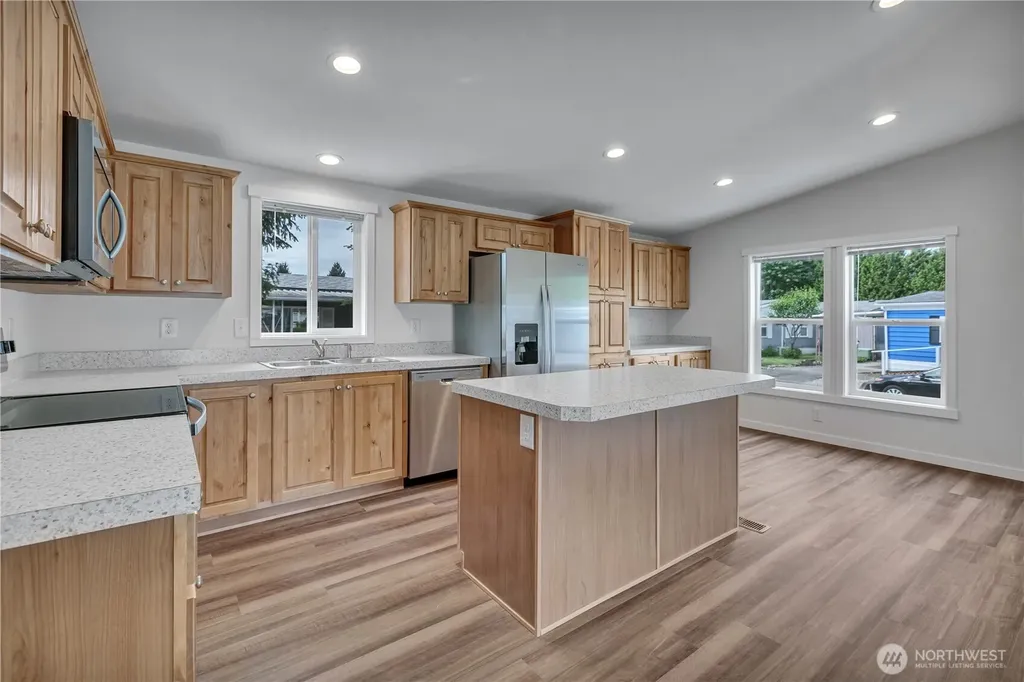 1510 Maple Lane Kent WA 98030