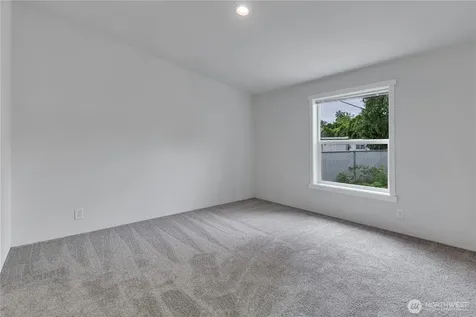 1510 Maple Lane Kent WA 98030
