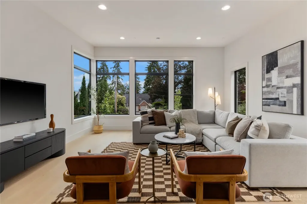2202 102nd Place SE Bellevue WA 98004