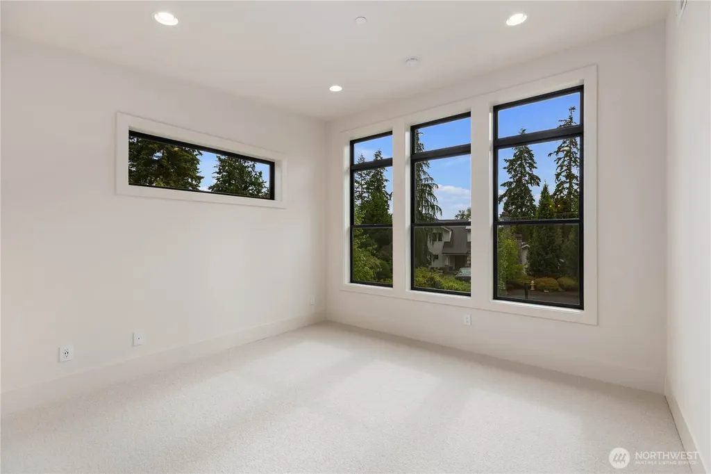2202 102nd Place SE Bellevue WA 98004