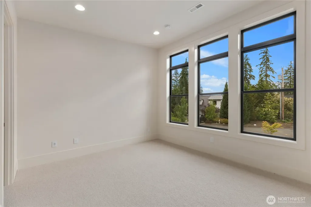 2202 102nd Place SE Bellevue WA 98004